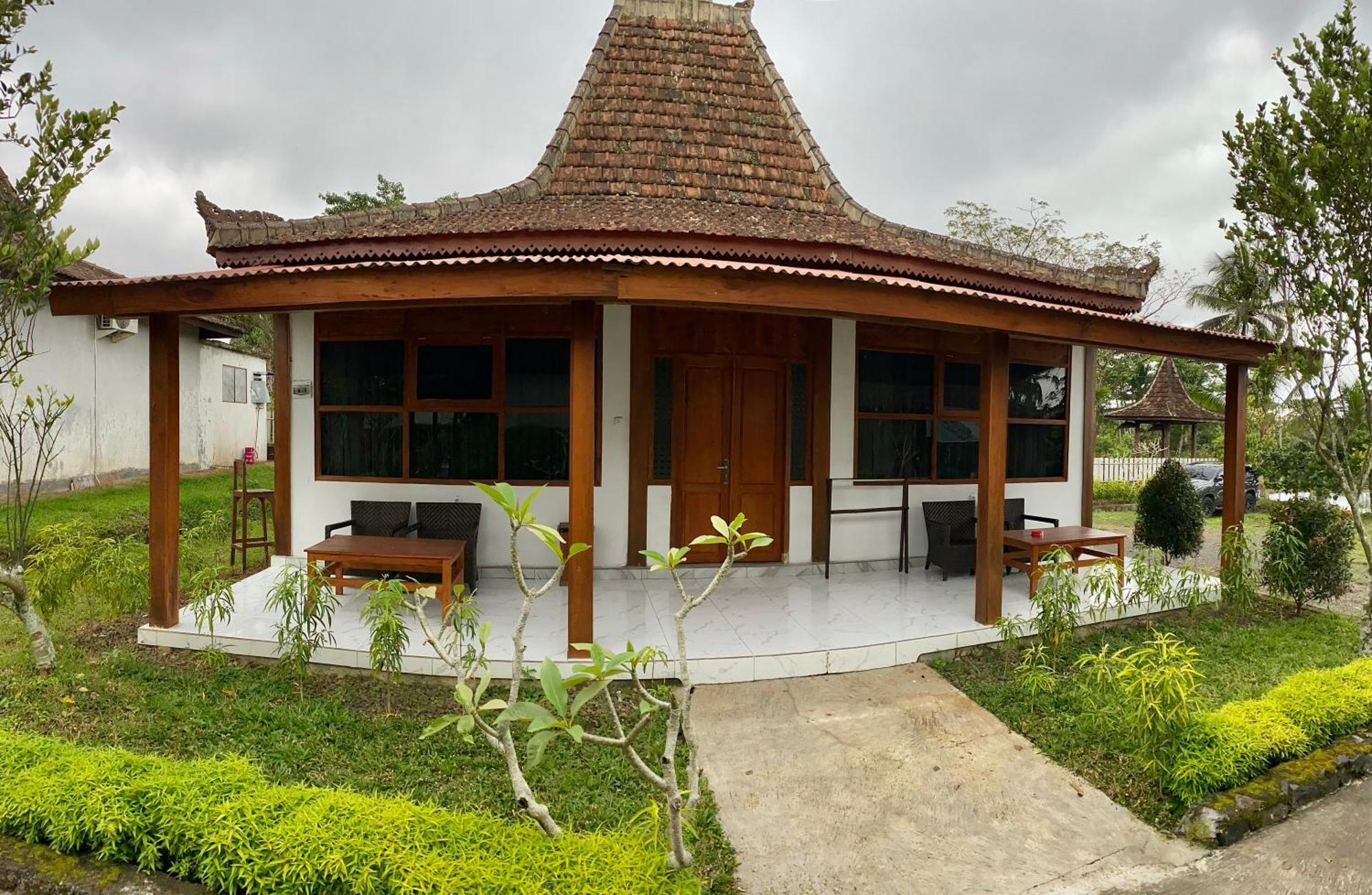 Kampoeng Joglo Ijen Villa Banyuwangi  Szoba fotó