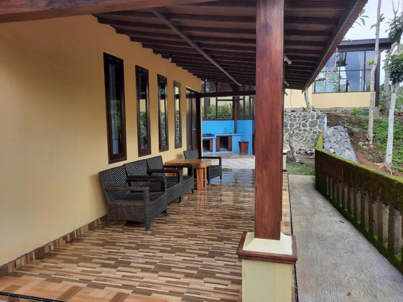 Kampoeng Joglo Ijen Villa Banyuwangi  Szoba fotó